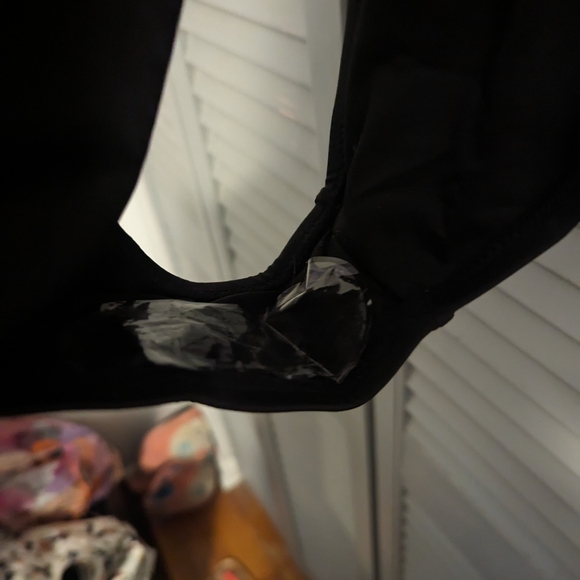 Evie swimsuit in Black - Picture 7 of 11